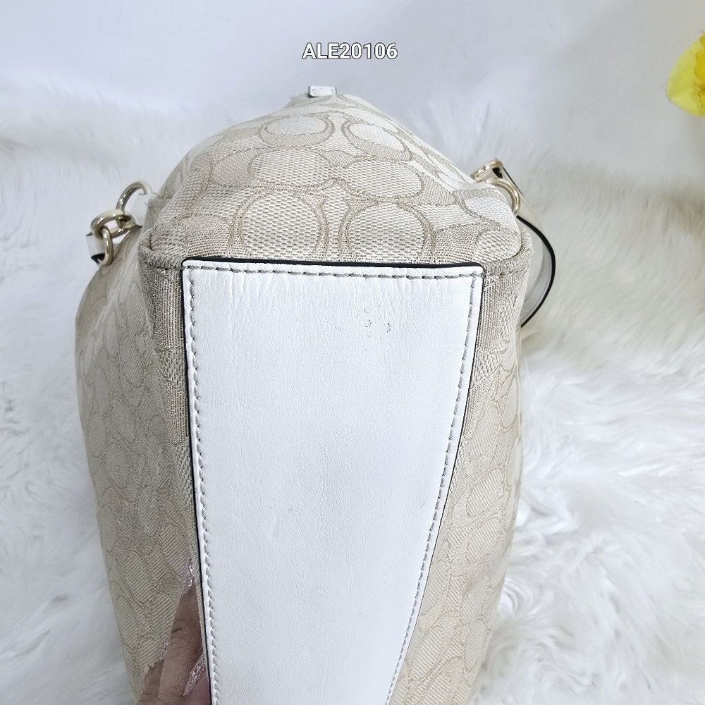 Coach Tan Crossbody Bag Versatile Design - Picture 9 of 14
